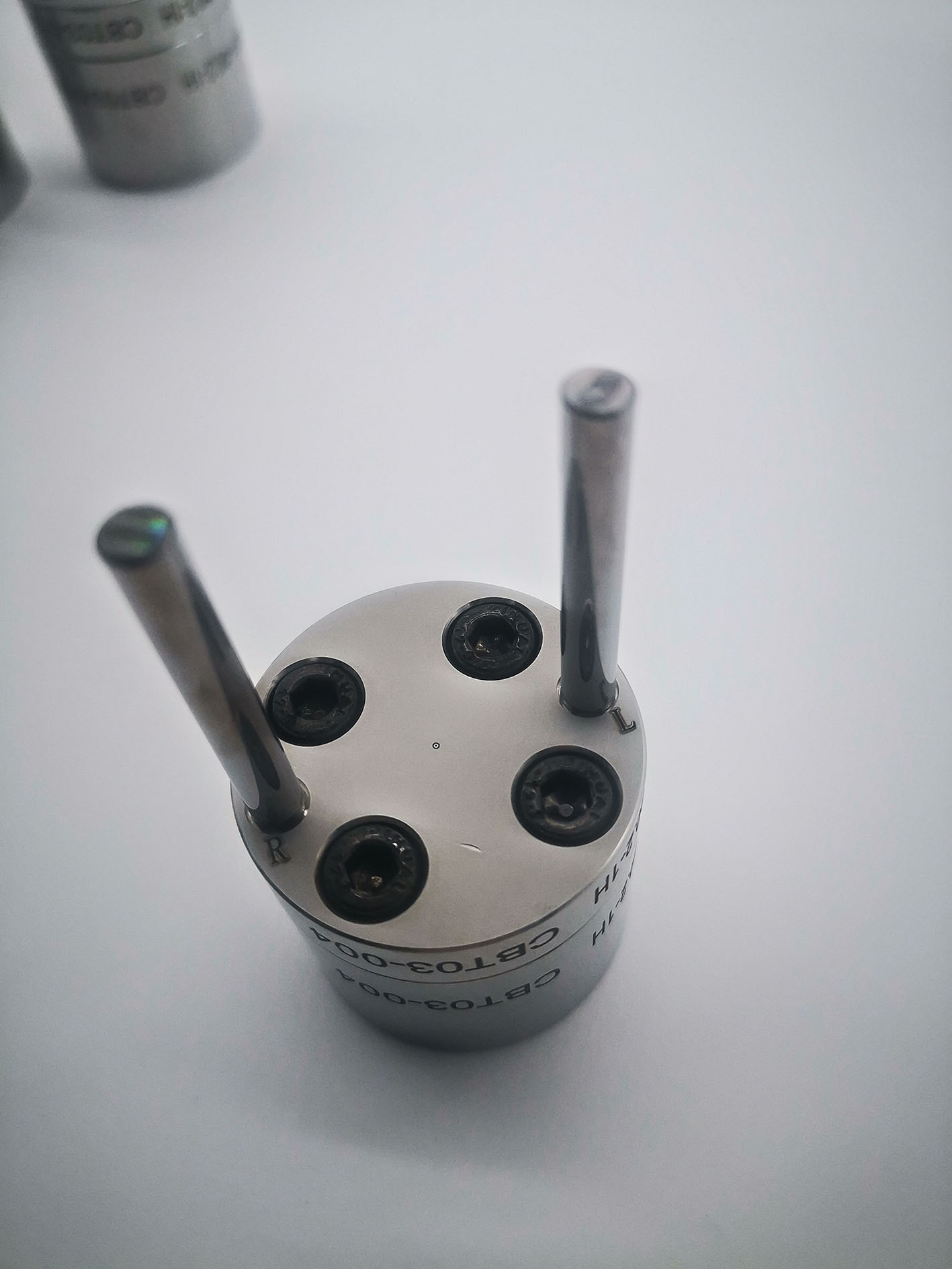 High-precision customized stainless steel CNC mechanical parts/homogeneous membrane round single-hole membrane spinneret