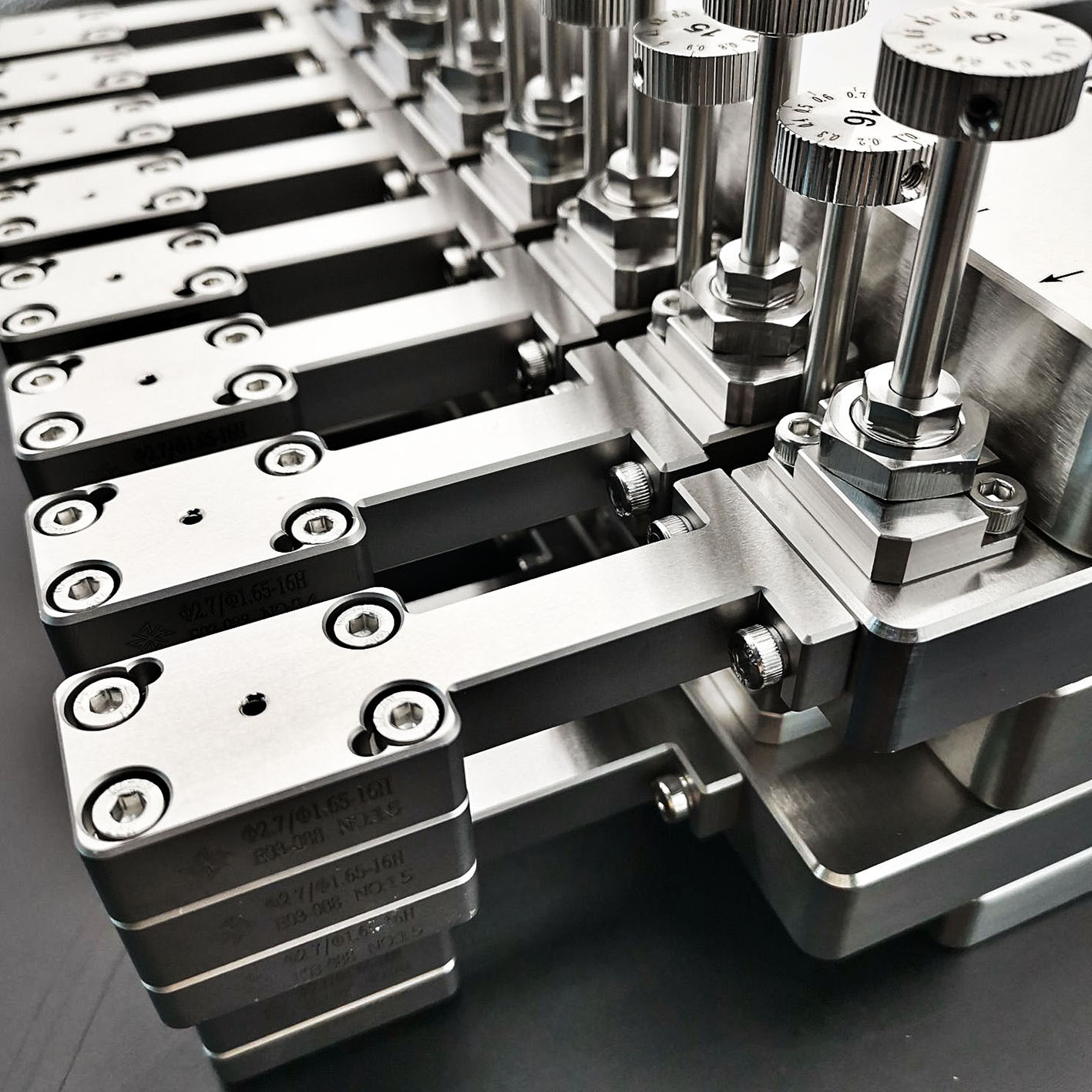 MBR with switch to strengthen the liner coating spinneret