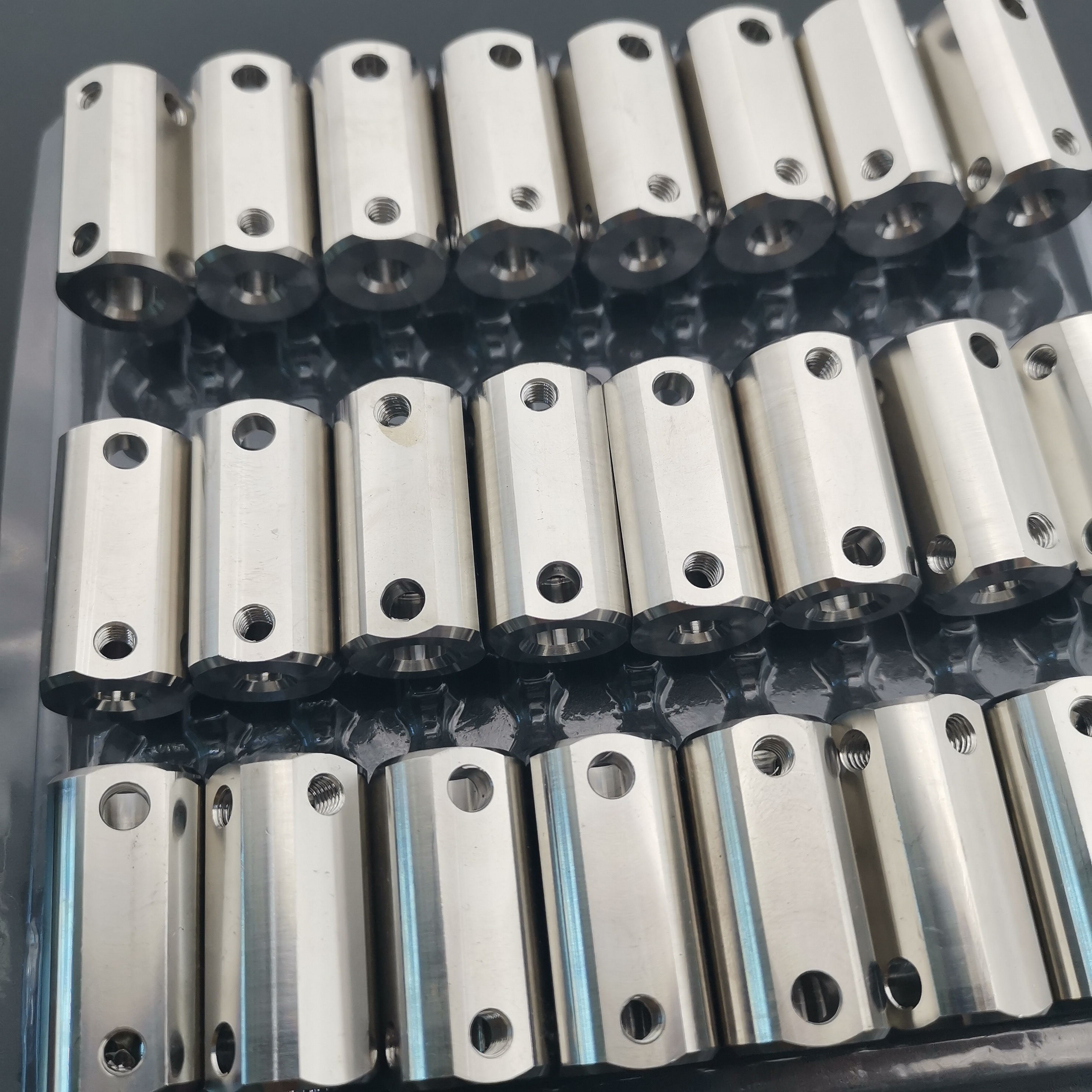 Precision machinery hardware custom processing/stainless steel/brass/aluminum/metal processing parts/connecting seat