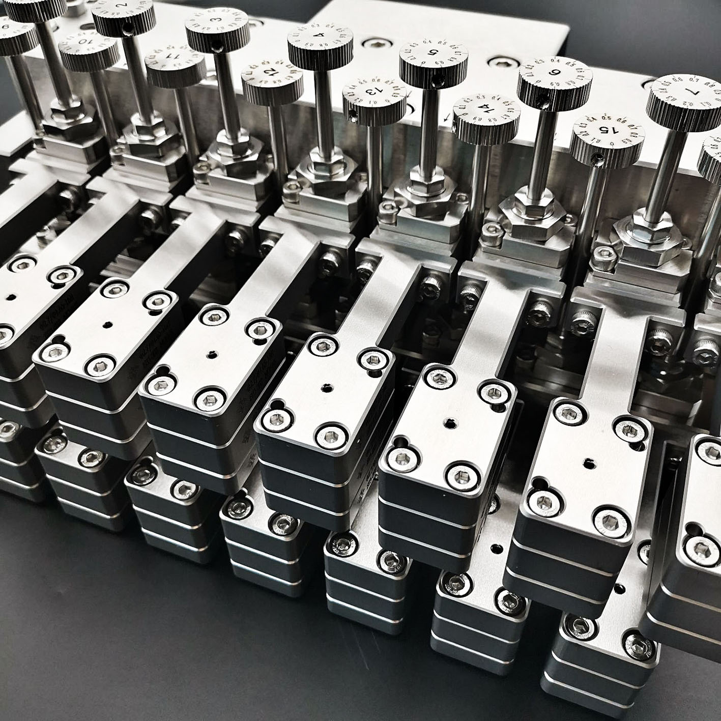 MBR with switch to strengthen the liner coating spinneret