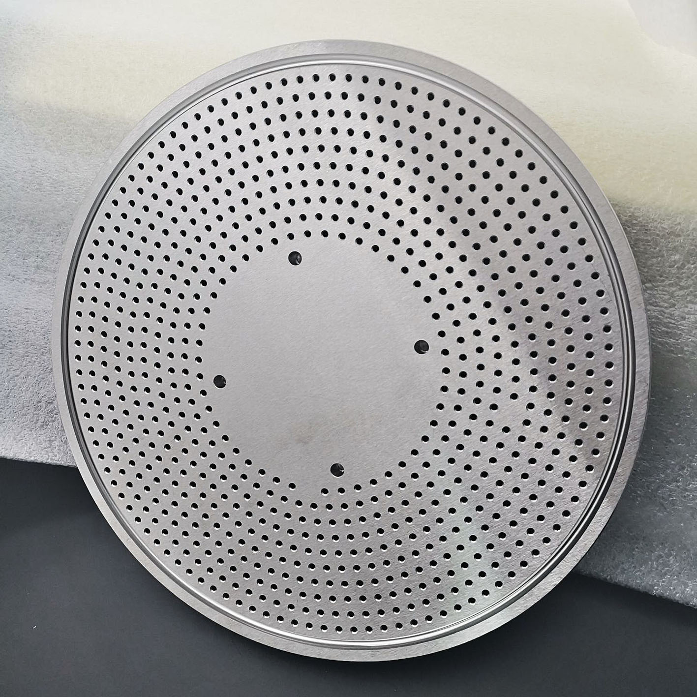 Precision machinery hardware custom processing/stainless steel processing/hardware processing parts/780H spinneret/micro hole processing